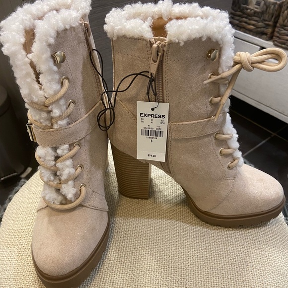 Express heel bootie NWT - Picture 2 of 5